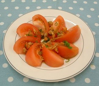 トマトと干しえびの中華風サラダ